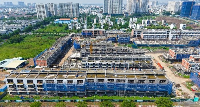 Lãi suất tăng cao gần 20%: Vay mua nhà bao nhiêu để an toàn?